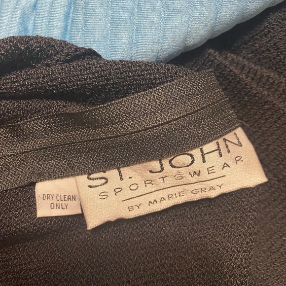 St John Sportswear Santana knit back zip sweater - Picture 2 of 4